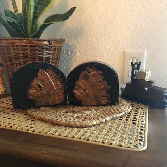 Vintage Handmade Metal/Tin & Wooden Cooper Indian Head Bookend Pair - Picture 2 of 7
